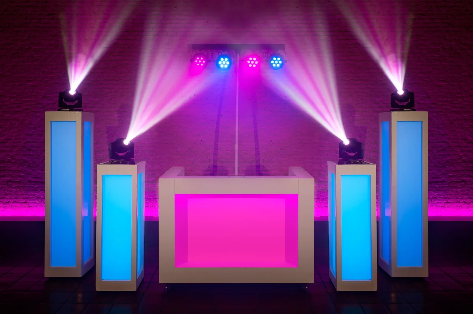 White DJ show